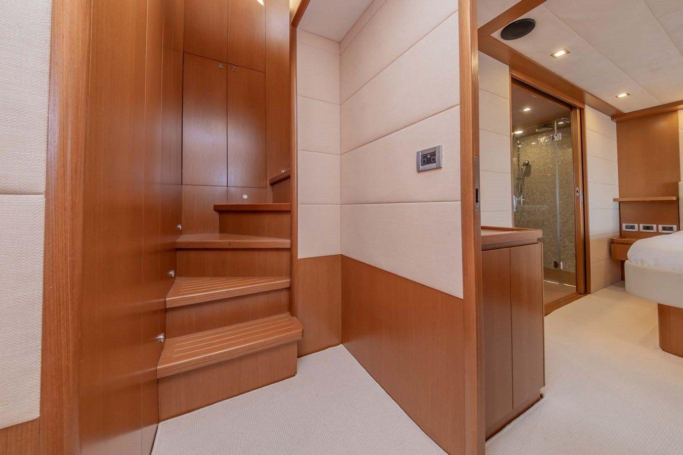 best yacht sales deals STELLINA 2009