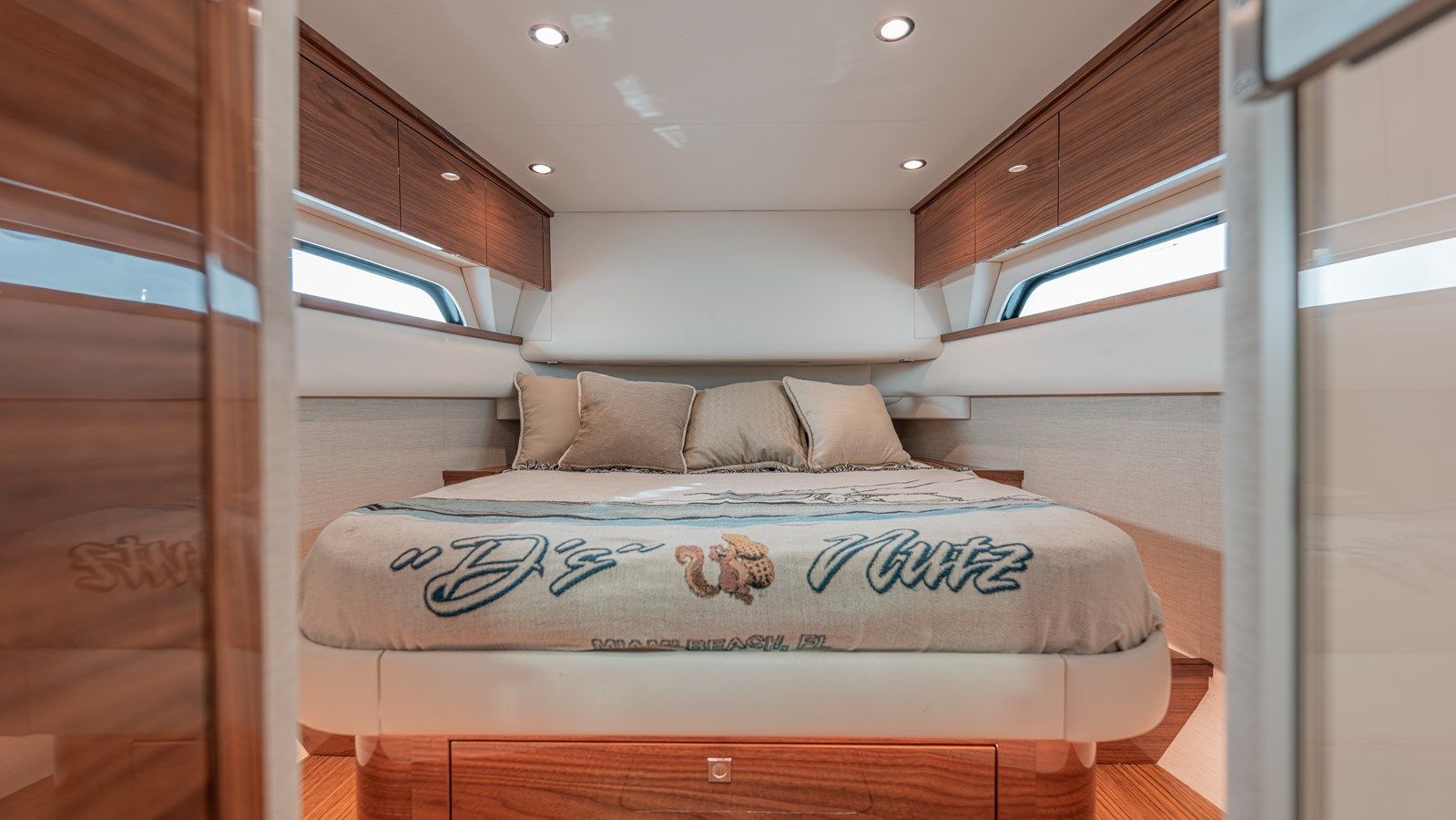 V-55 - VALHALLA BOATWORKS