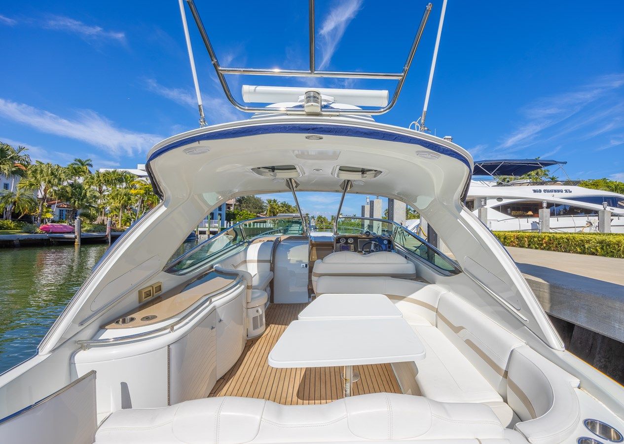 Buy a yacht TNRD8470F213 - Formula Boats