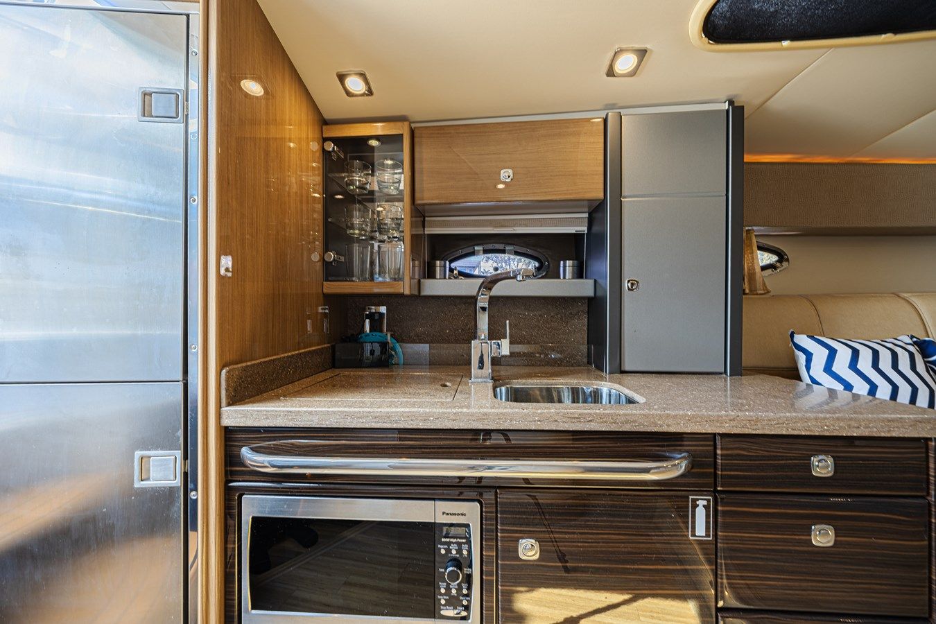 the best price on TNRD8470F213