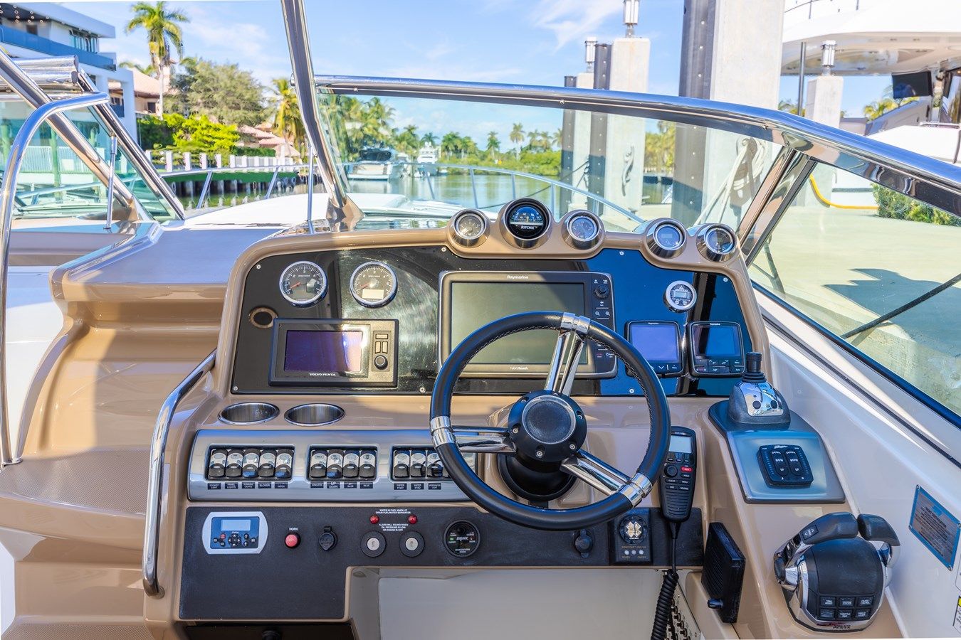 TNRD8470F213 - Formula Boats yacht sale