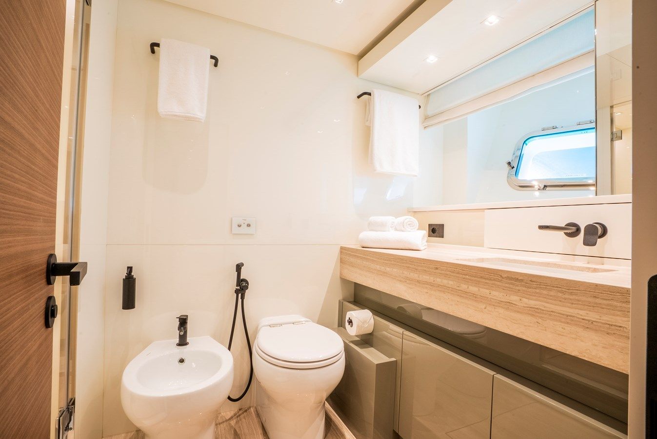 Купить яхту ASTRIMARE II - Sanlorenzo в Shestakov Yacht Sales