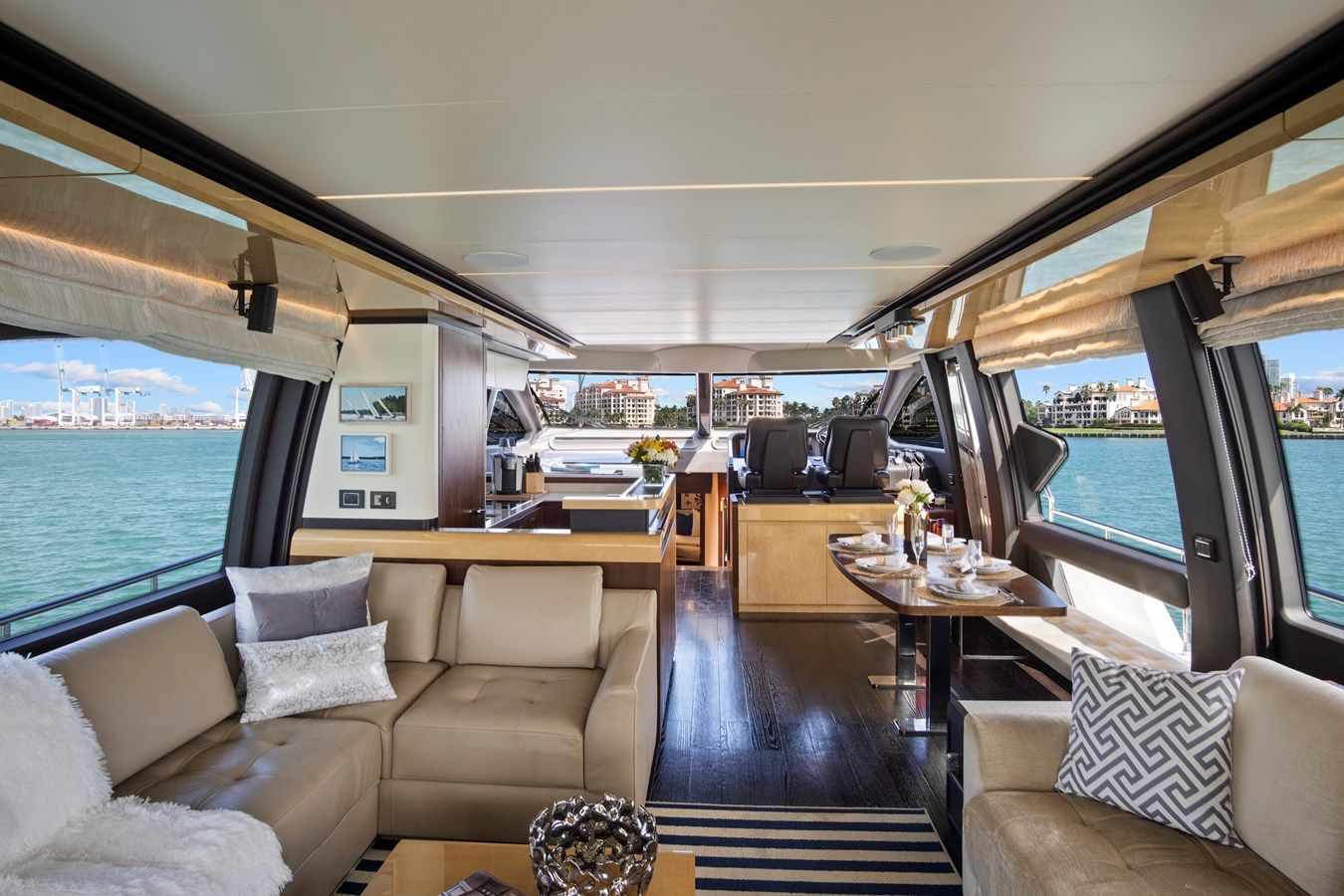 GRATITUDE 64 Flybridge