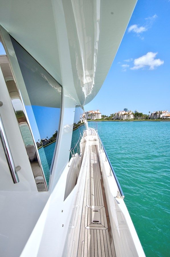 best yacht sales deals GRATITUDE 64 Flybridge