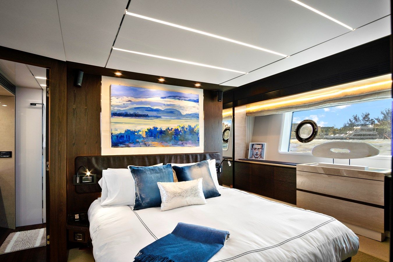 GRATITUDE 64 Flybridge price