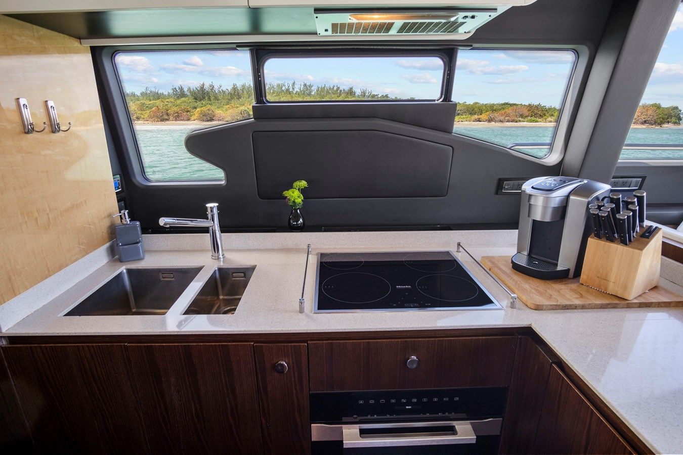 the best price on GRATITUDE - Azimut Yachts