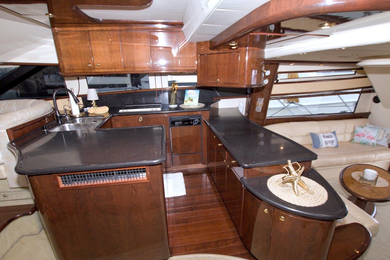 Купить яхту Bliss 62 в Shestakov Yacht Sales