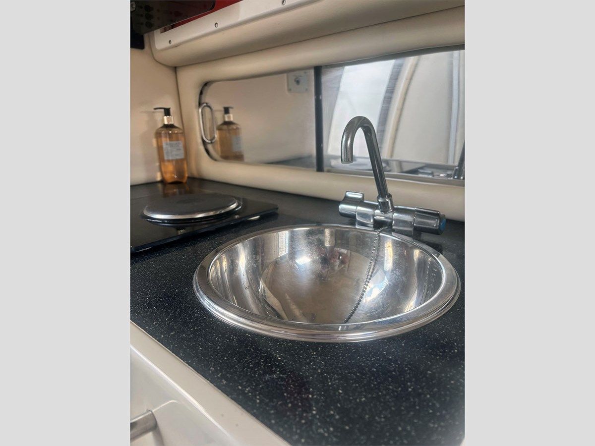 33' Donzi 1996 33ZX - Donzi yacht sale