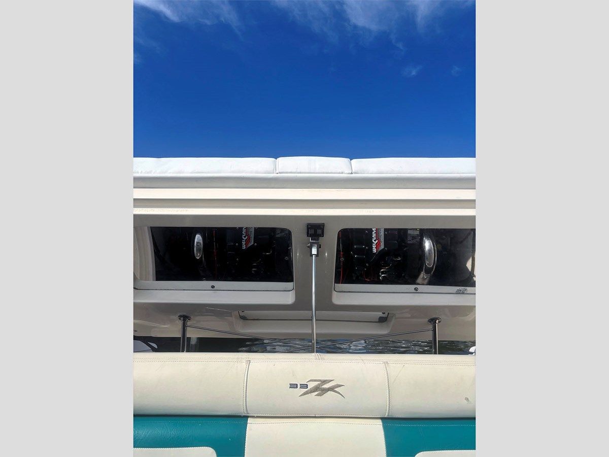 33' Donzi 1996 33ZX - Donzi yacht sale