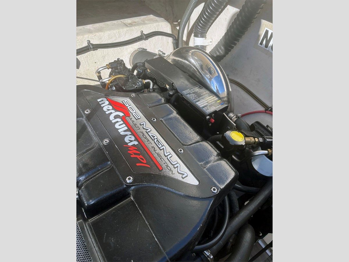 Buy a 33' Donzi 1996 33ZX 1996 at Shestakov Yacht Sales