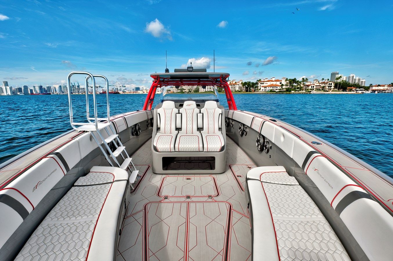Buy a yacht NA - Midnight Express Powerboats