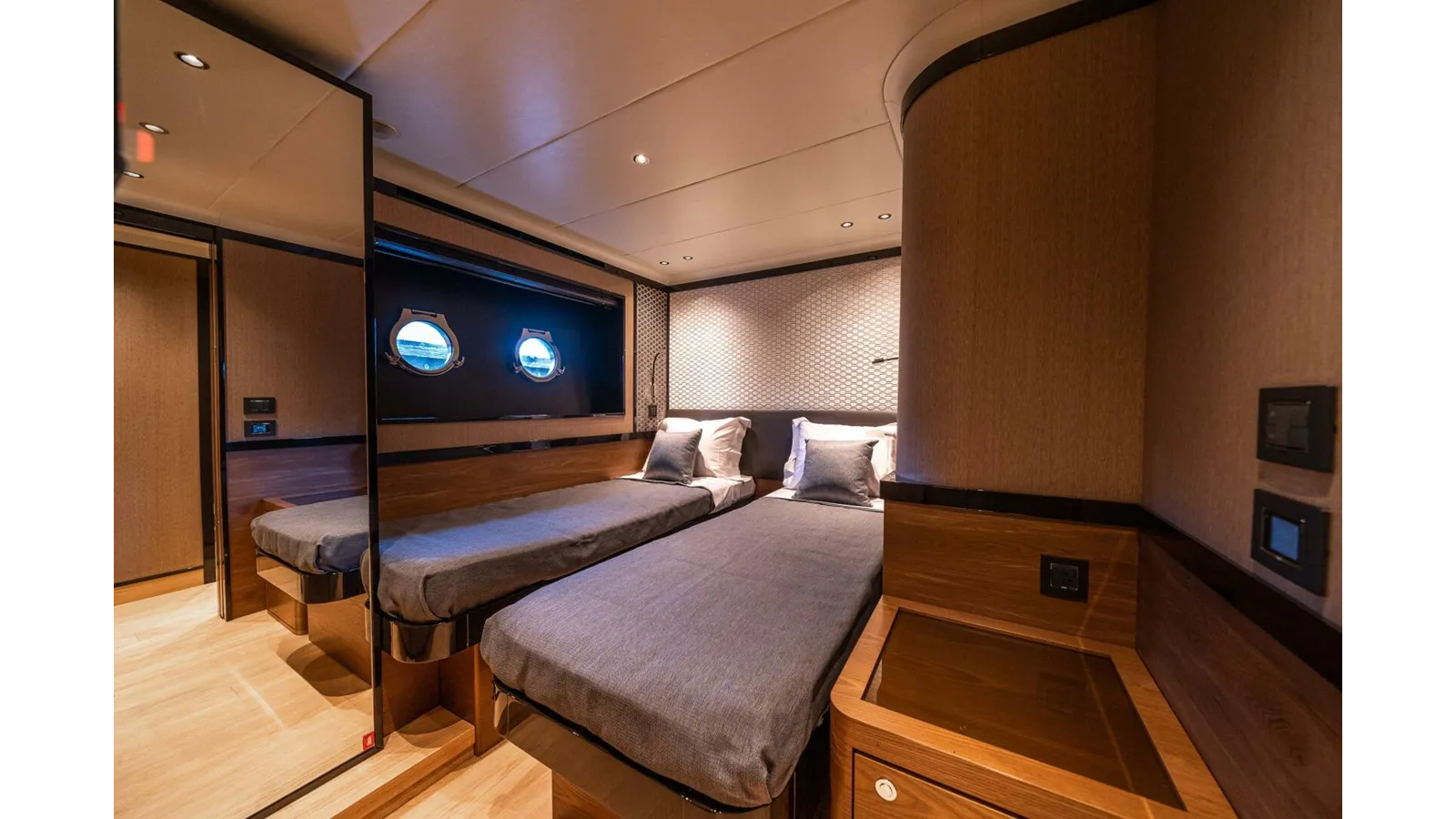 Купить OUR TRADE 68 Navetta