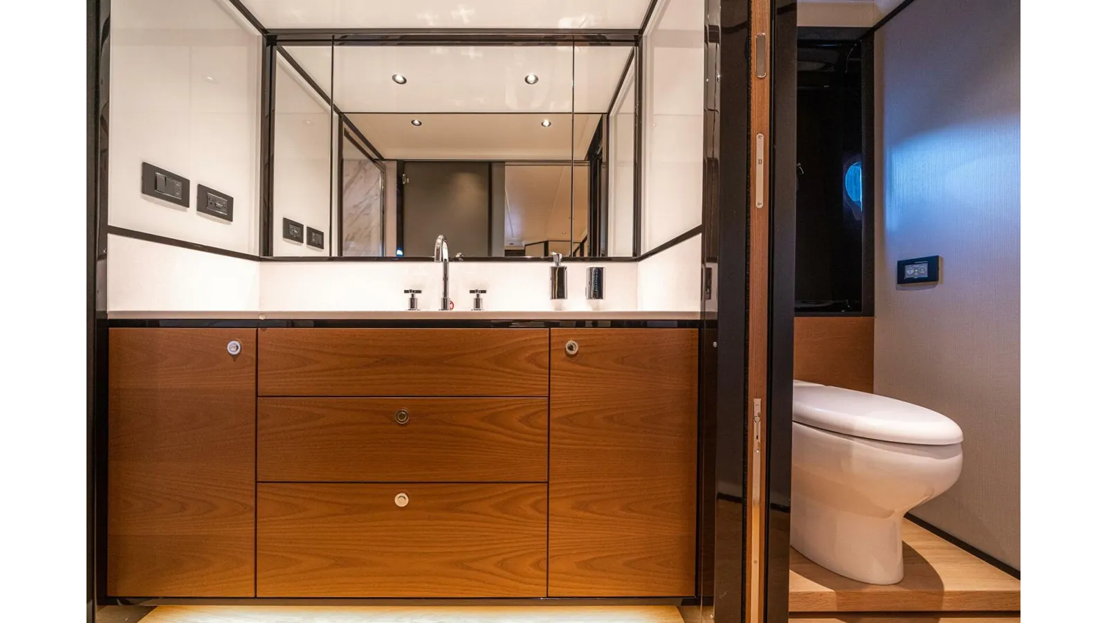 Стоимость яхты OUR TRADE