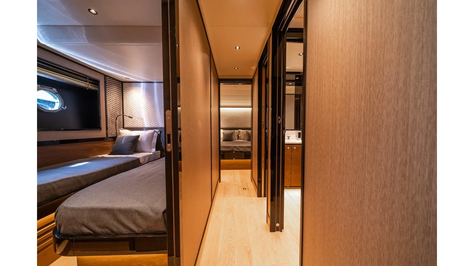 Лучшая цена на OUR TRADE - Absolute Yachts