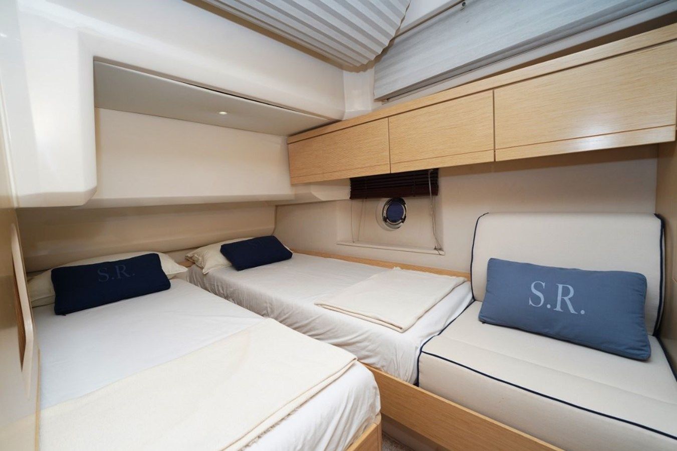 Buy a STELLA ROMANA Greenline 40 Hybrid at Shestakov Yacht Sales