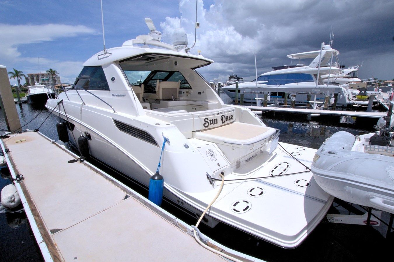 Buy a yacht Sun Daze 450 Sundancer