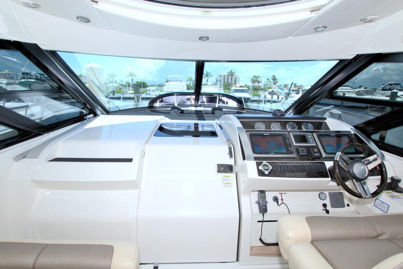 Buy a Sun Daze - SEA RAY at Shestakov Yacht Sales
