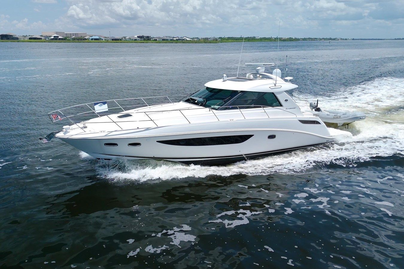 Buy a Sun Daze - SEA RAY at Shestakov Yacht Sales