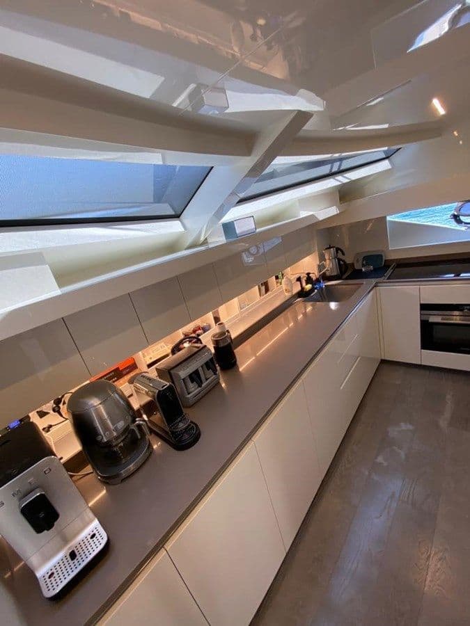 best yacht sales deals Ferretti 850 2017