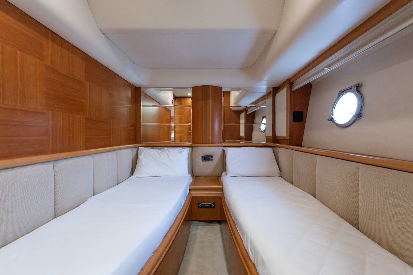 Buy a SENIOR S - Azimut Yachts at Shestakov Yacht Sales