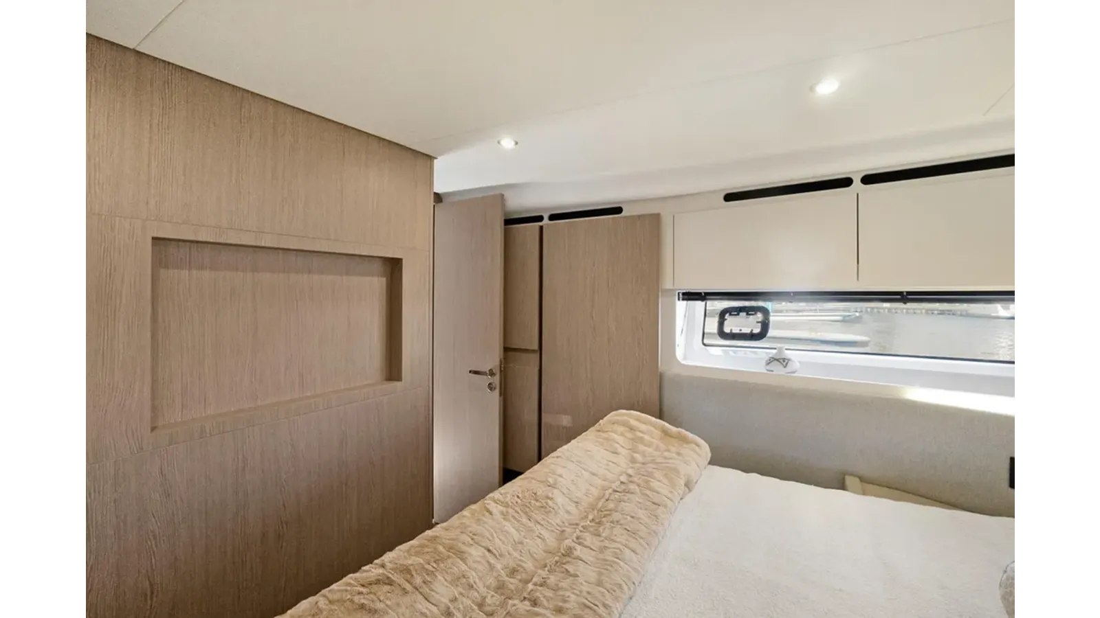 Лучшие предложения покупки яхты 2025 Azimut 53 Fly