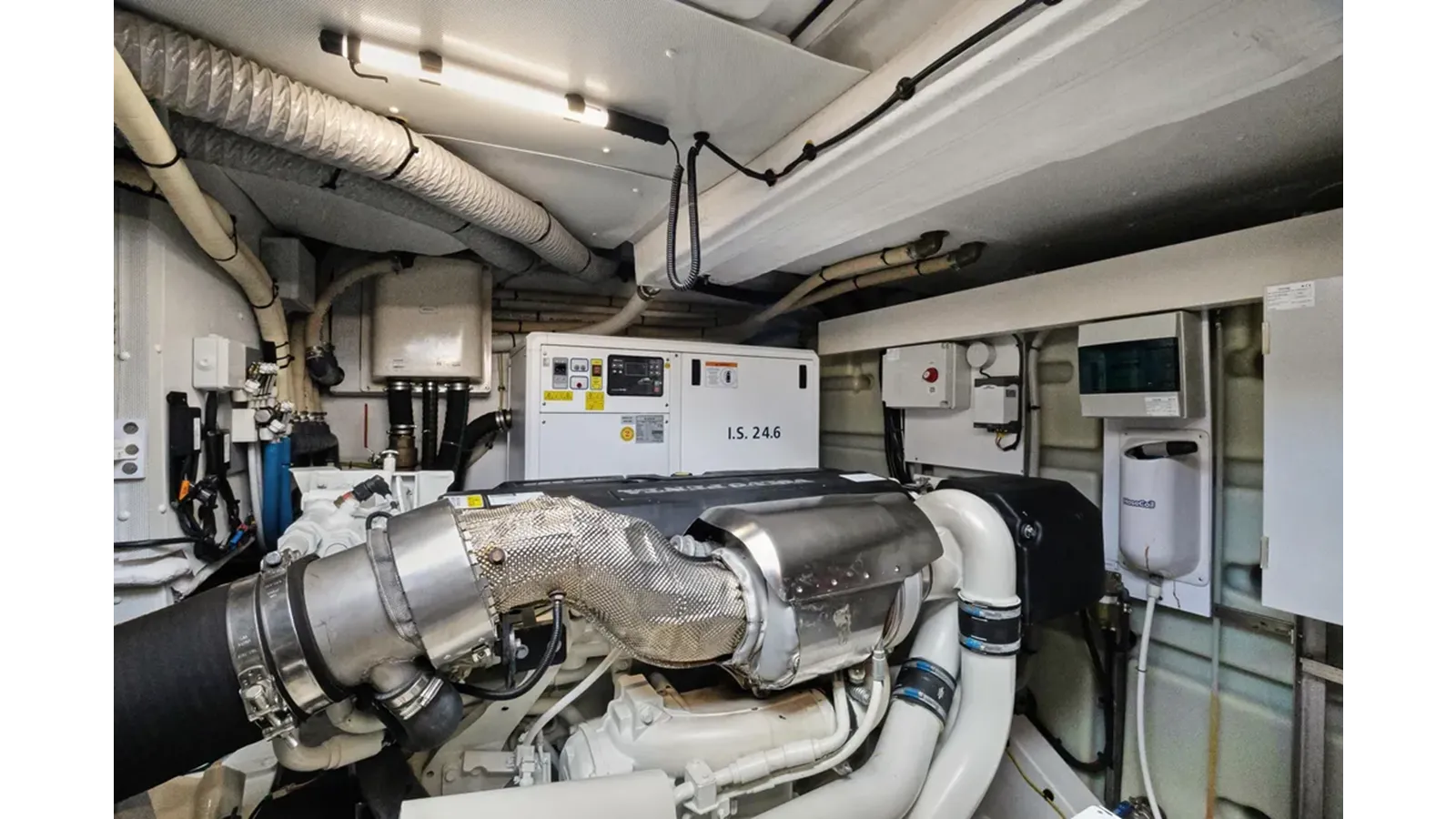 Стоимость яхты 2025 Azimut 53 Fly