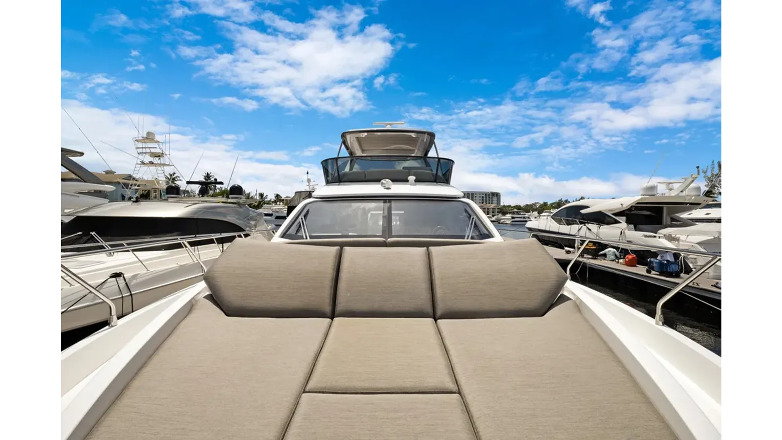 Купить яхту 2025 Azimut 53 Fly 53 в Shestakov Yacht Sales