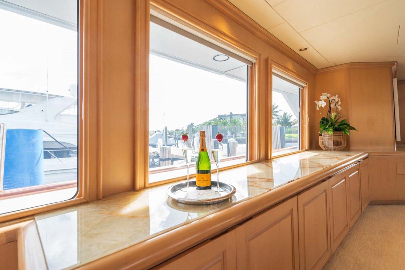 Buy a yacht CHANSON 1995