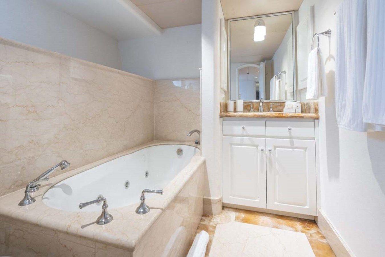 Купить яхту CHANSON 1995 в Shestakov Yacht Sales