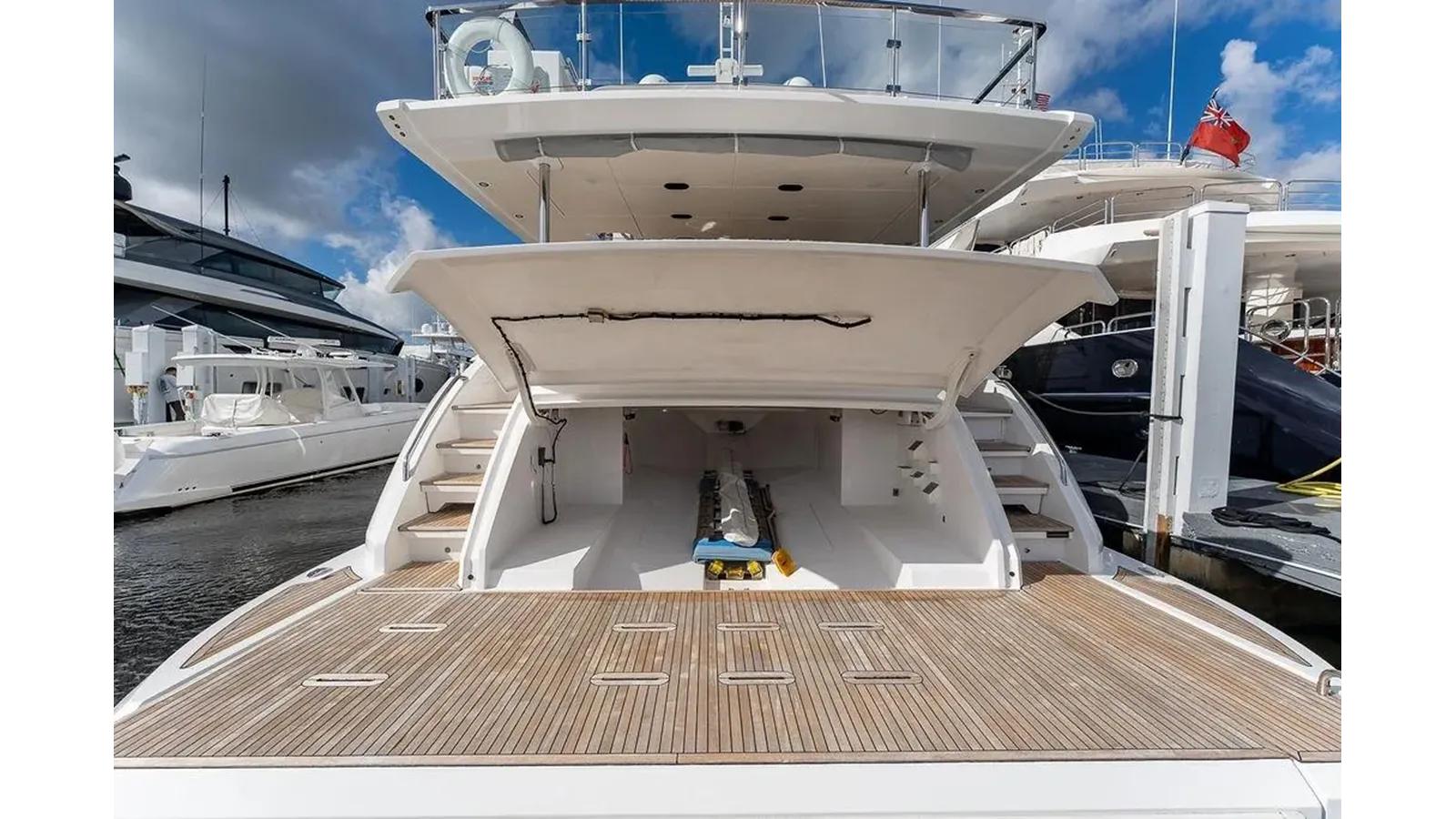 best yacht sales deals 2022 Azimut GRANDE 25 METRI