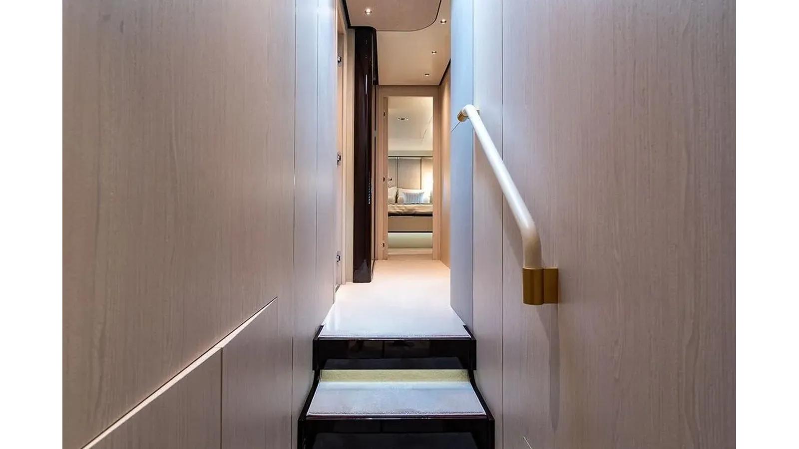 Buy a 2022 Azimut GRANDE 25 METRI 2022 at Shestakov Yacht Sales