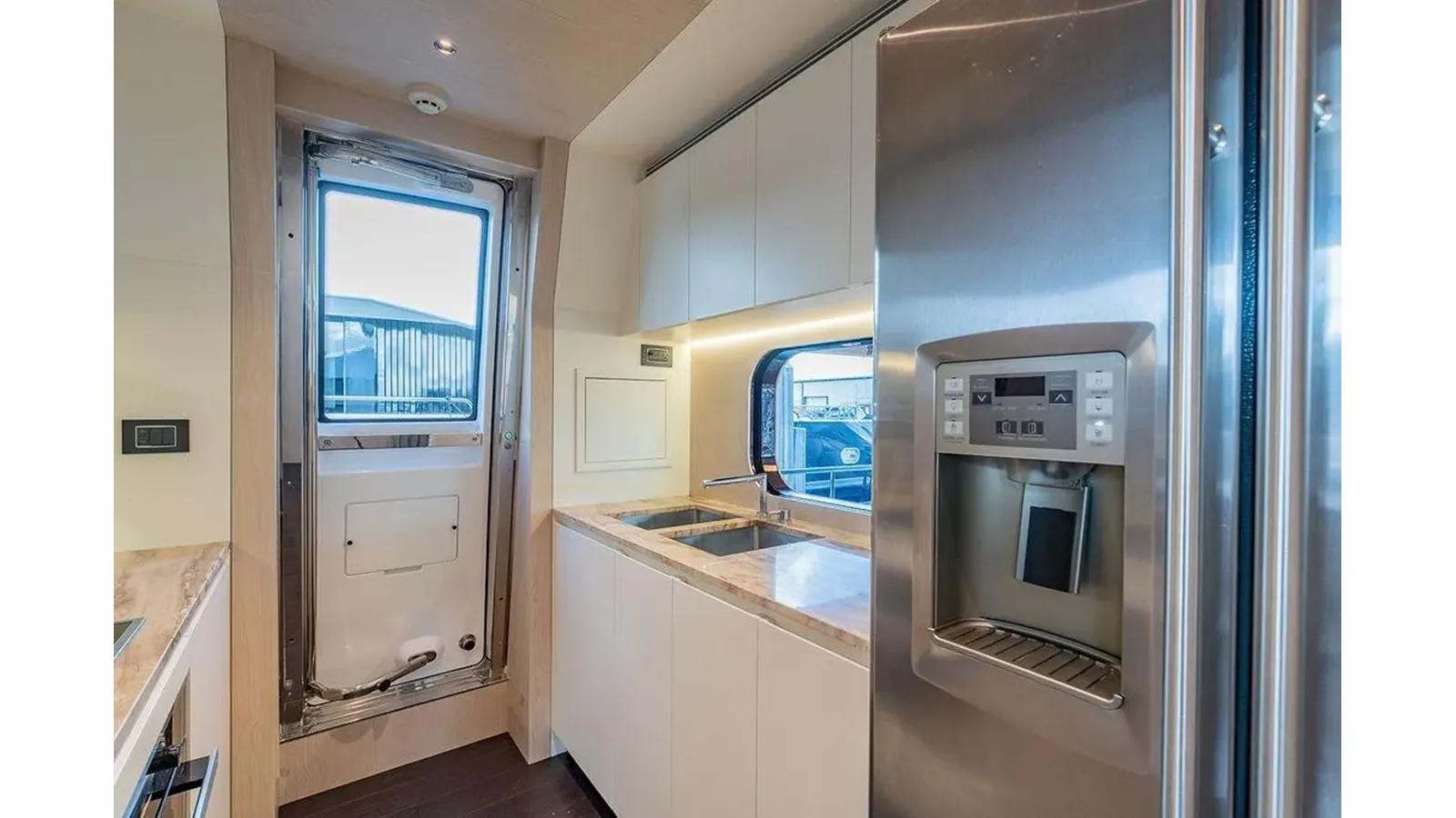 Buy a 2022 Azimut GRANDE 25 METRI - Azimut Yachts at Shestakov Yacht Sales