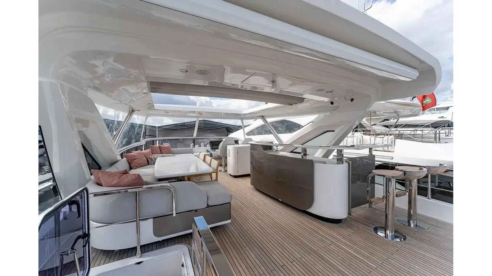 the best price on 2022 Azimut GRANDE 25 METRI 82
