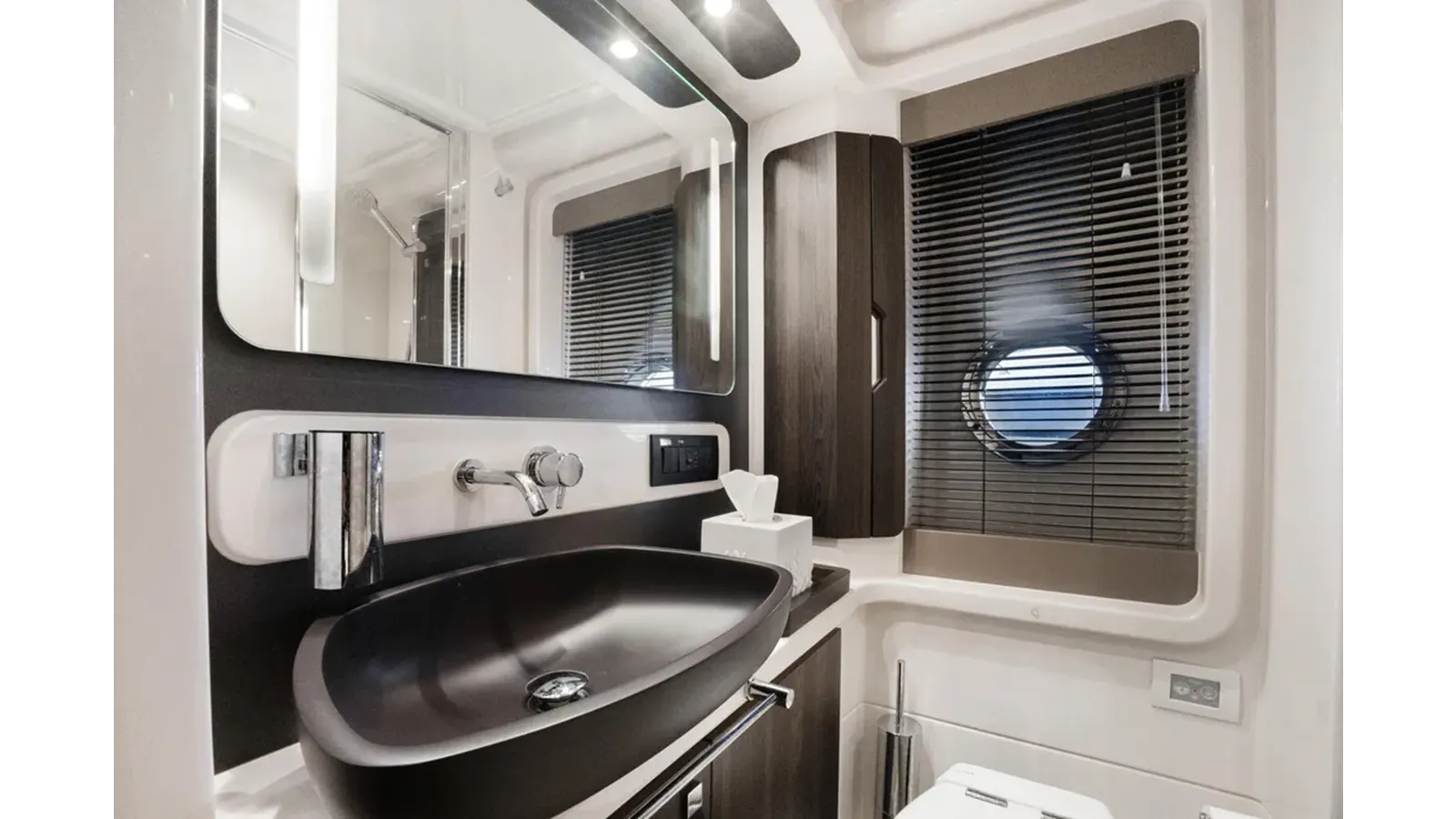 best yacht sales deals 2019 Azimut 50 Flybridge 50