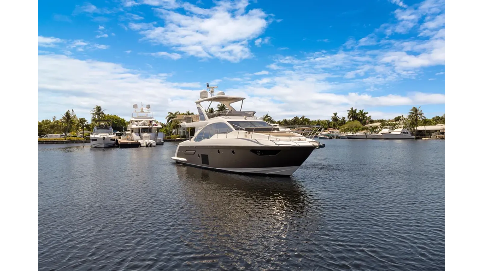the best price on 2019 Azimut 50 Flybridge