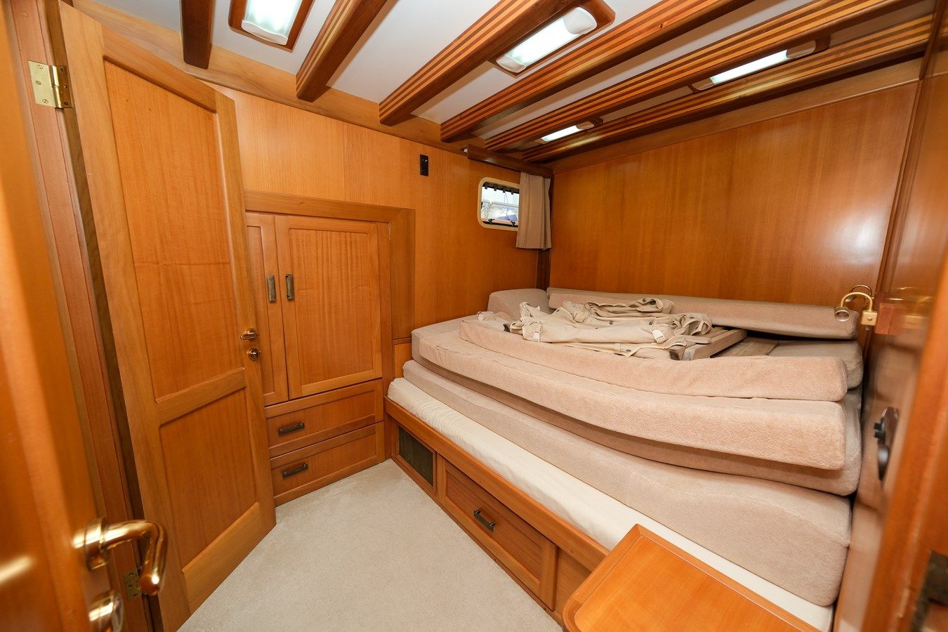 Продажа яхты XANAX - ARK YACHT