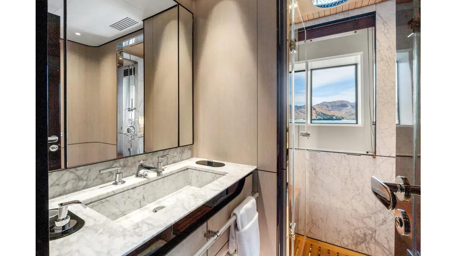 Buy a yacht 2019 Azimut Grande 35 Metri 2019