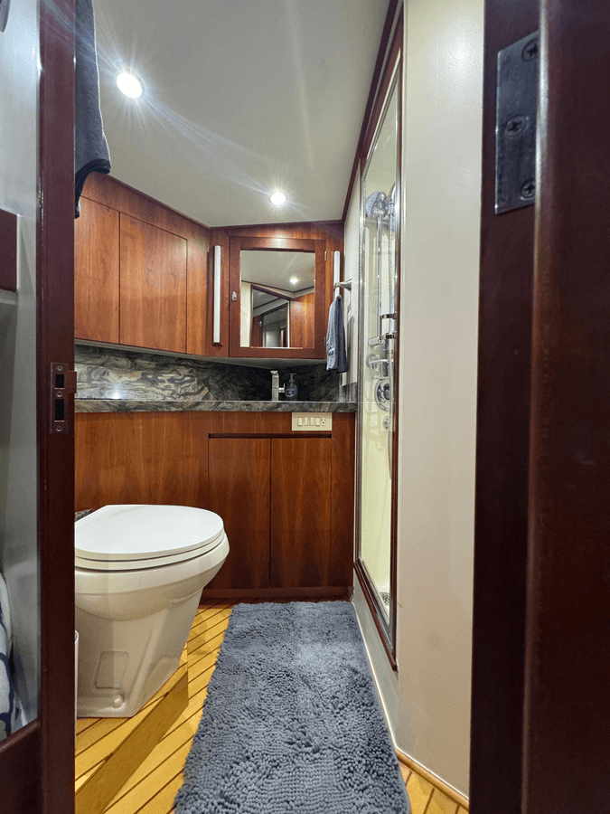 PIER PRESSURE 2000 yacht sale