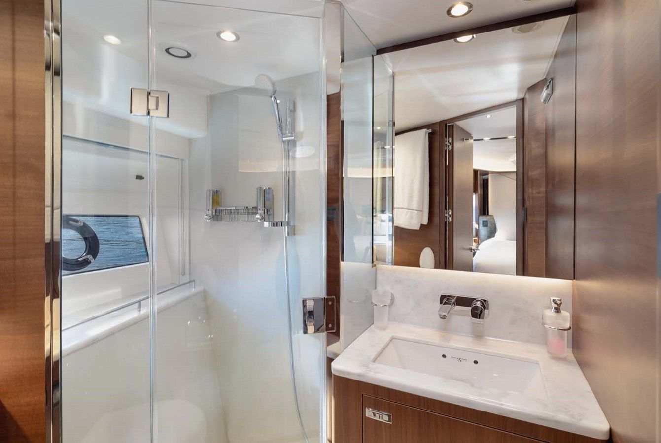 the best price on CAMILLE 80