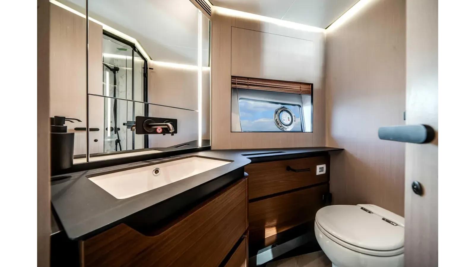 best yacht sales deals 2025 Azimut S8 81