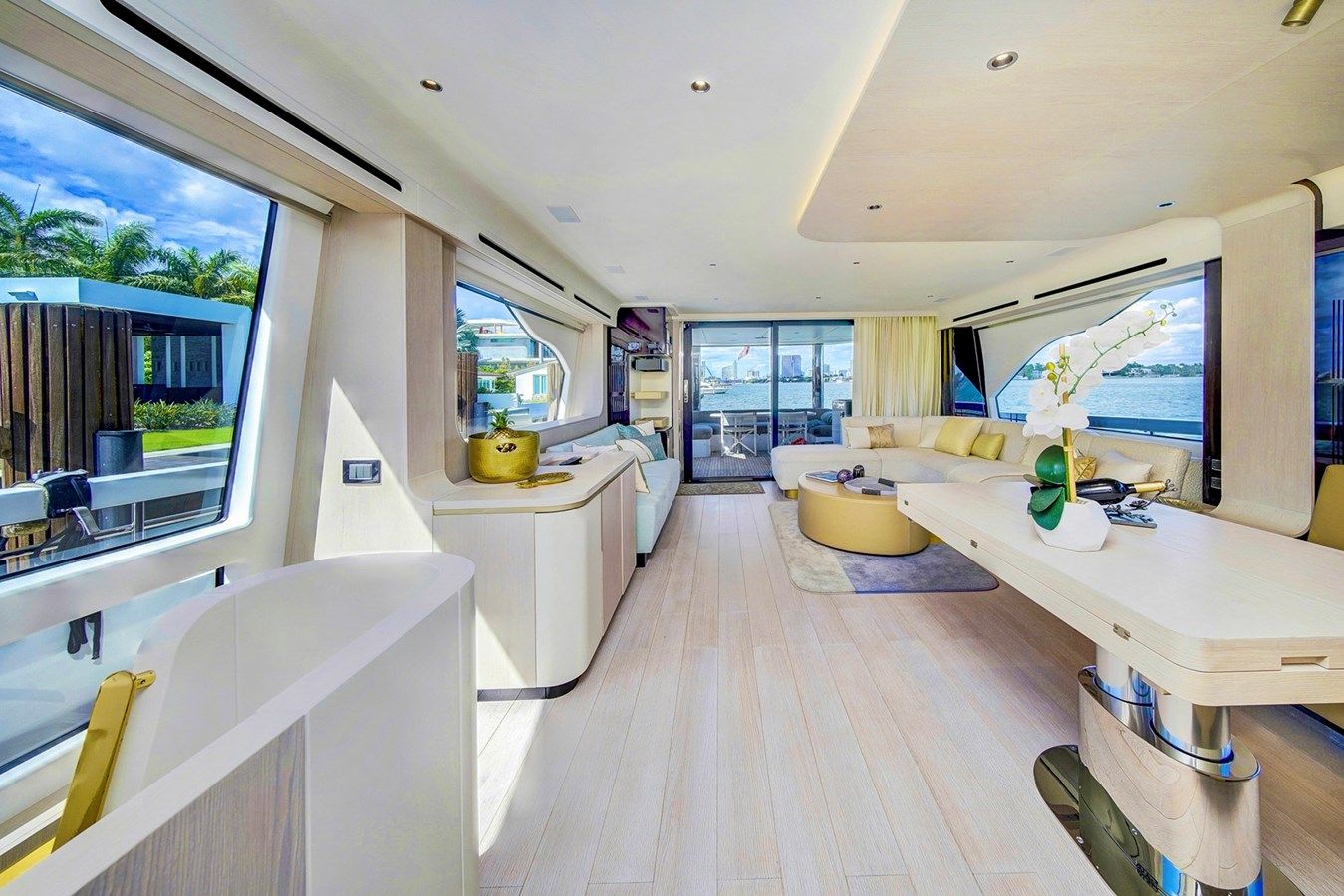 Buy a yacht Transcendence 78 Flybridge