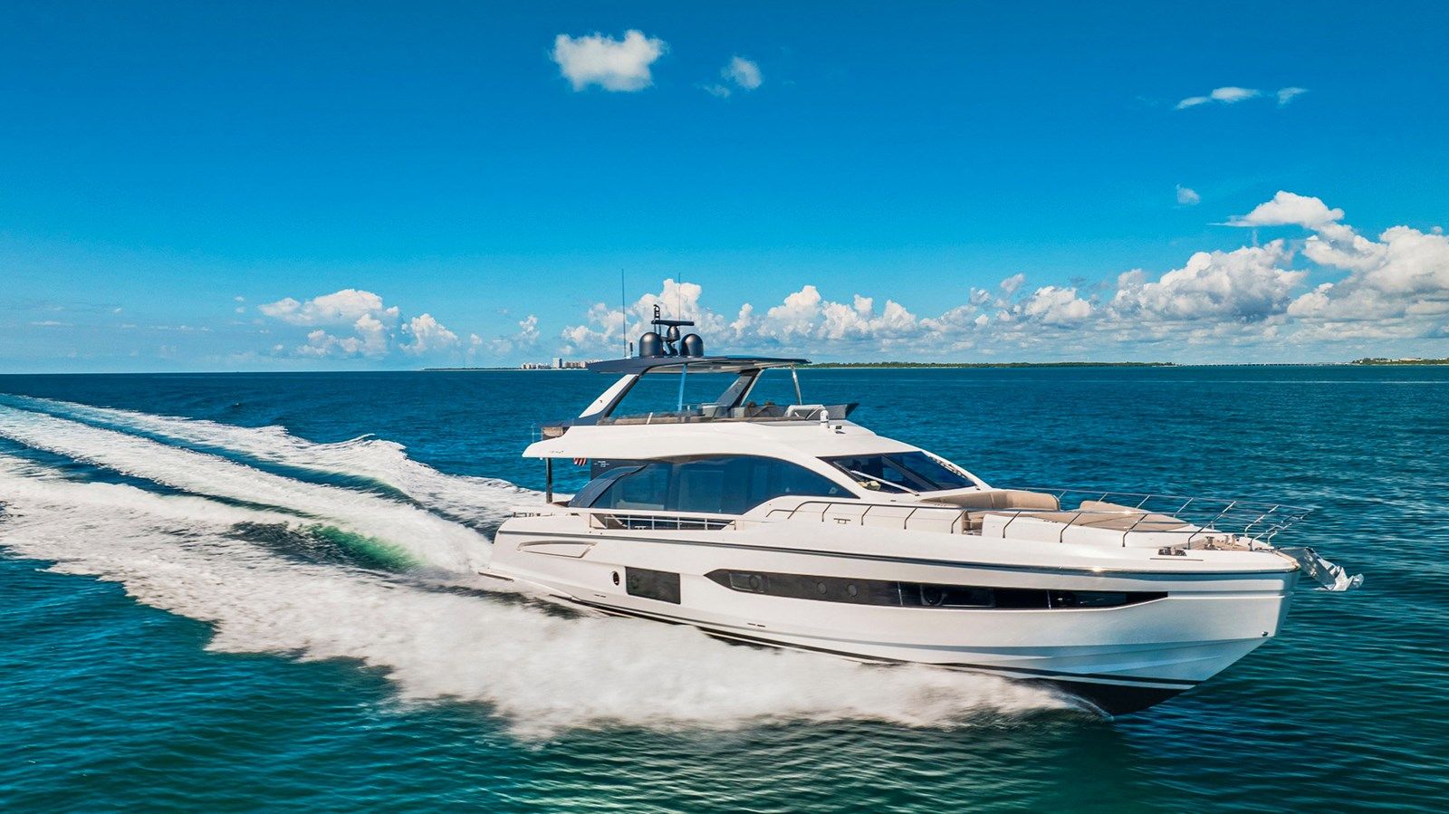 the best price on Transcendence - Azimut Yachts