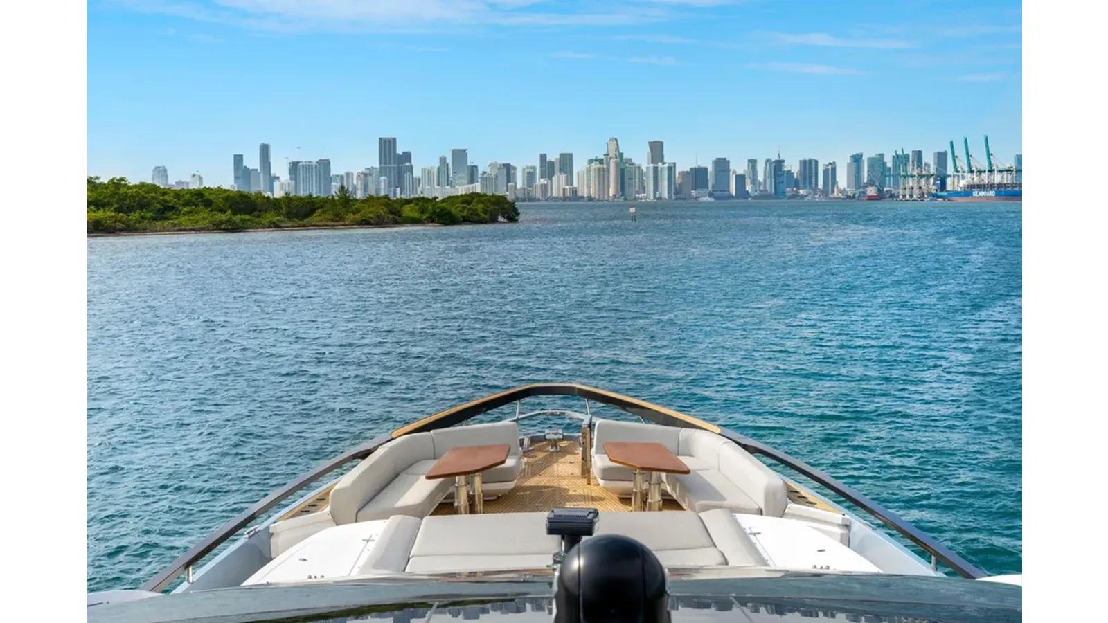 Купить яхту 2022 Azimut S10 94 в Shestakov Yacht Sales