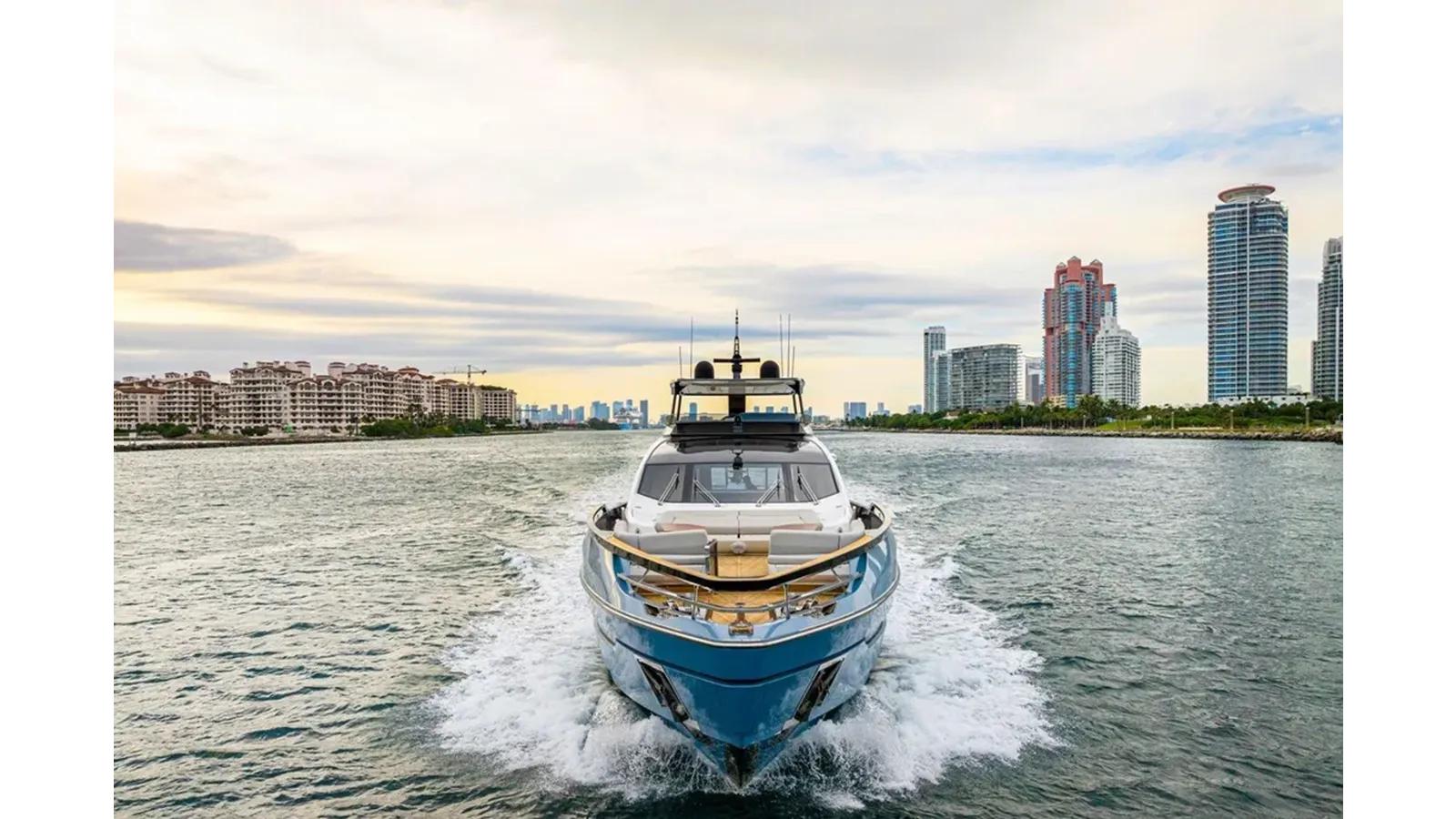 Лучшая цена на 2022 Azimut S10 94