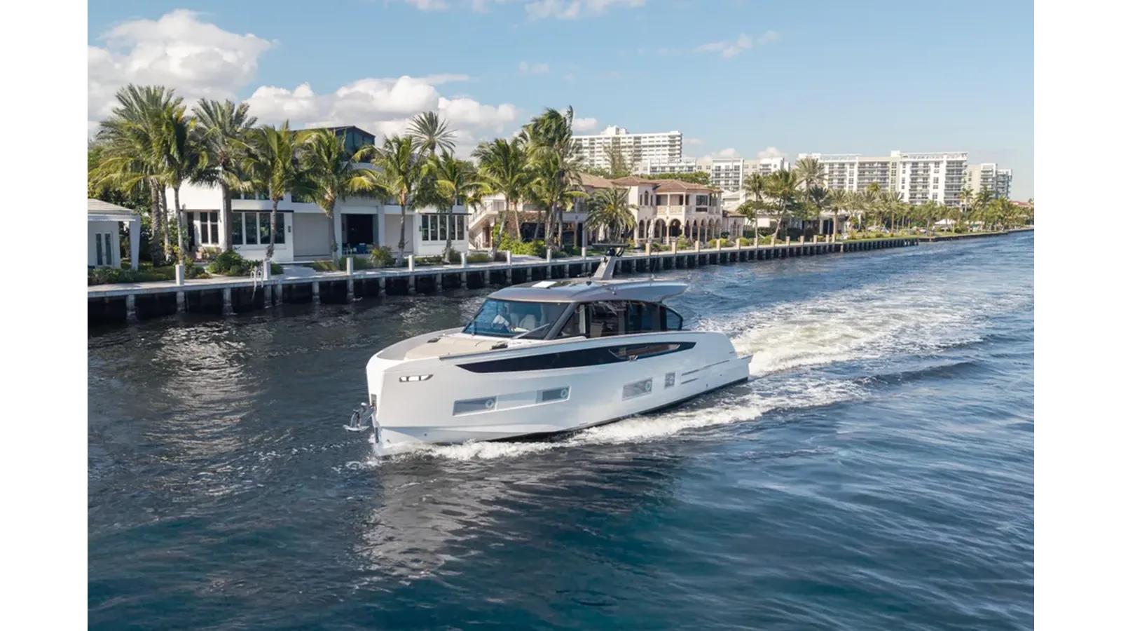 Buy a yacht 2025 Azimut Seadeck 6 2025