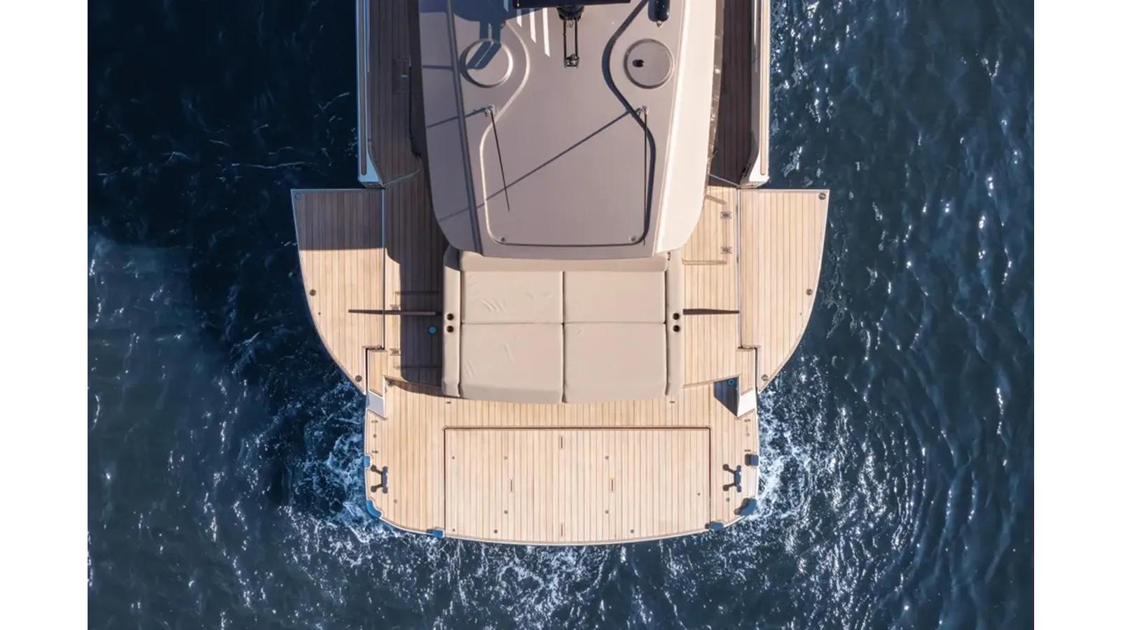 2025 Azimut Seadeck 6