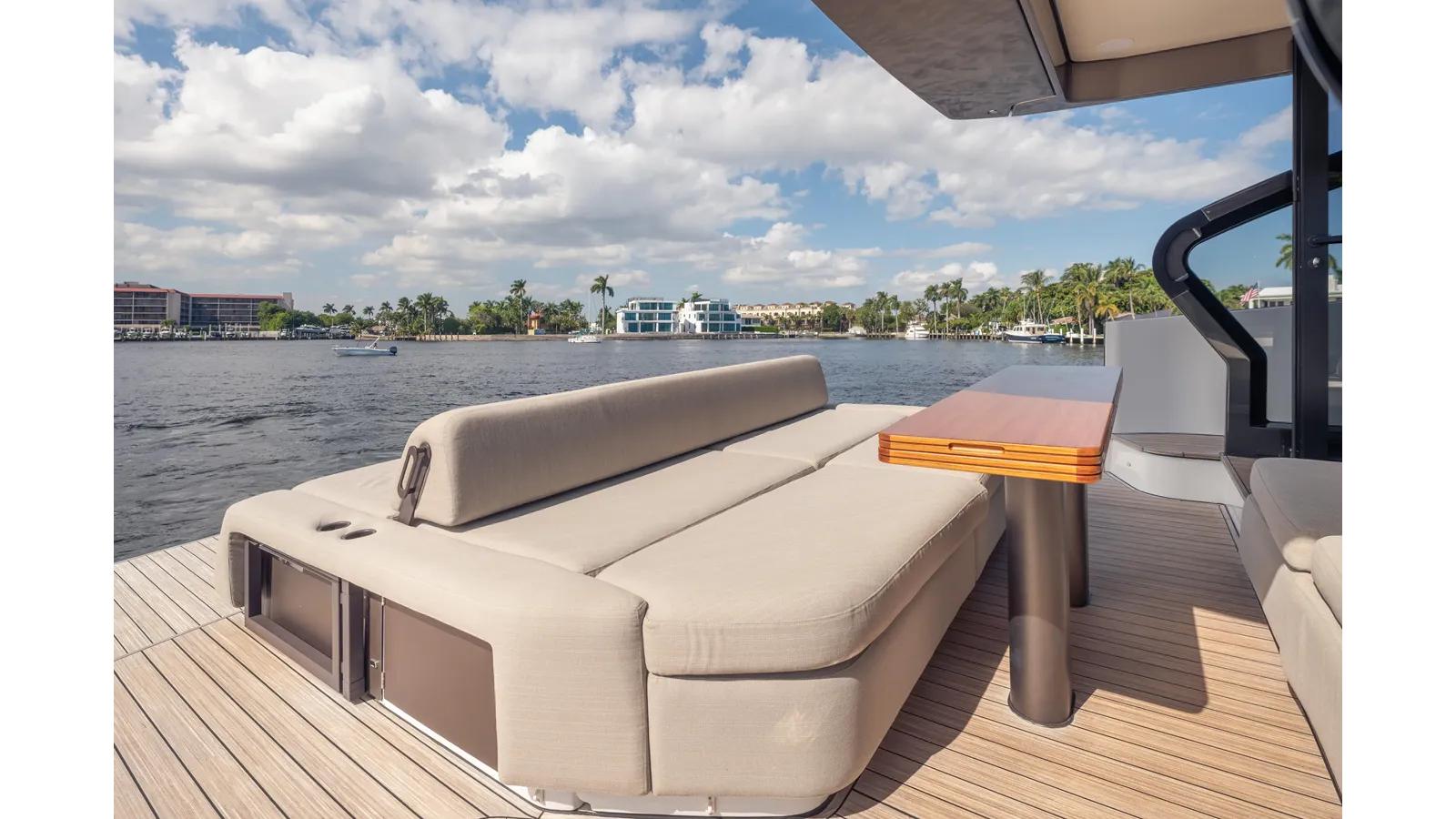 2025 Azimut Seadeck 6 - Azimut Yachts price