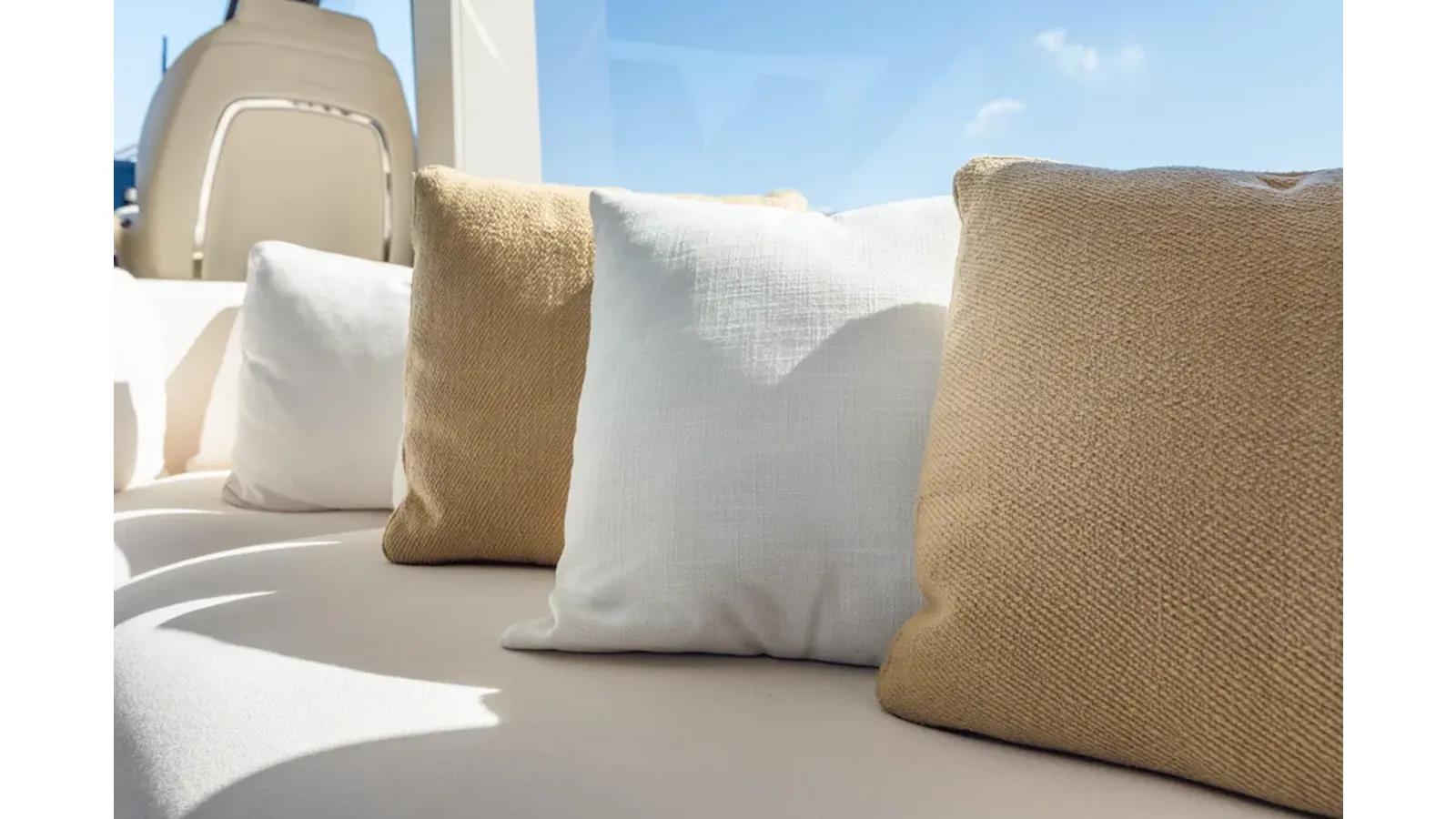 Buy a 2025 Azimut Seadeck 6 at Shestakov Yacht Sales