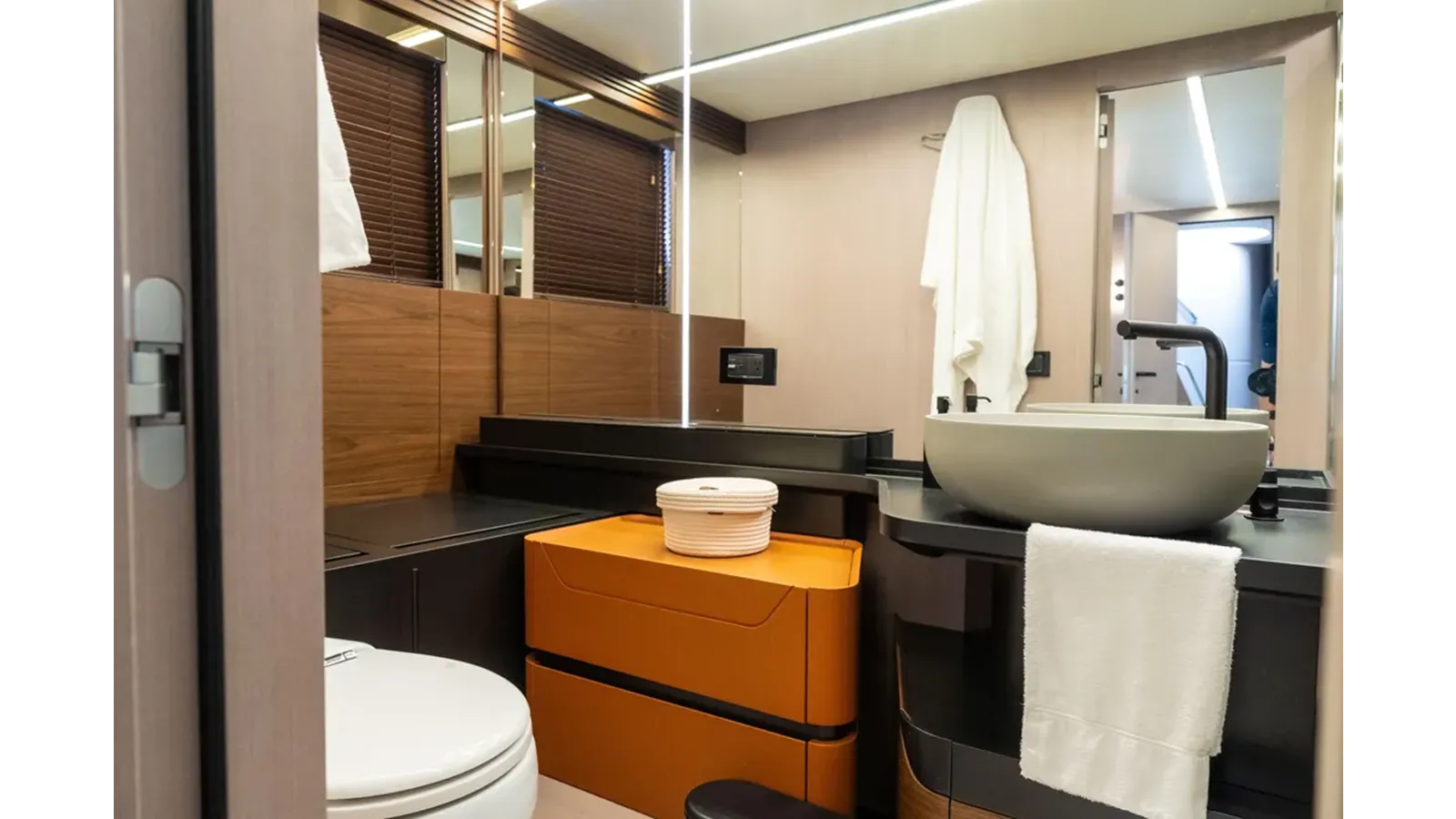 Купить яхту 2024 Azimut S7 - Azimut Yachts в Shestakov Yacht Sales