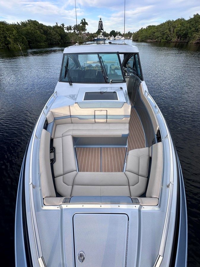 NO NAME FORMULA - Formula Boats yacht sale